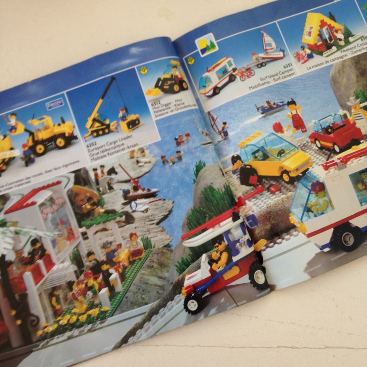 Image of page layout of Lego Catalogue from 1992