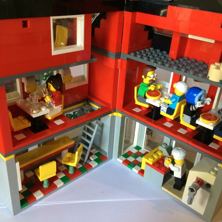 Lego Pizzaria Open