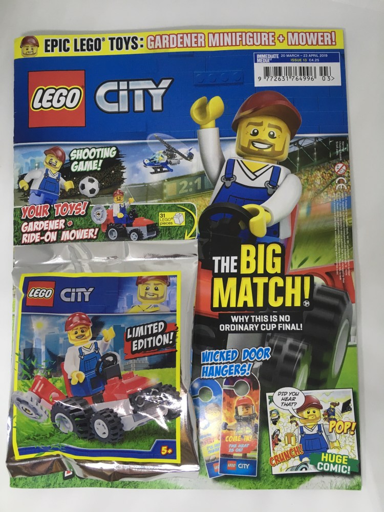 Front cover of LEGO CITY Magazine Issue 13